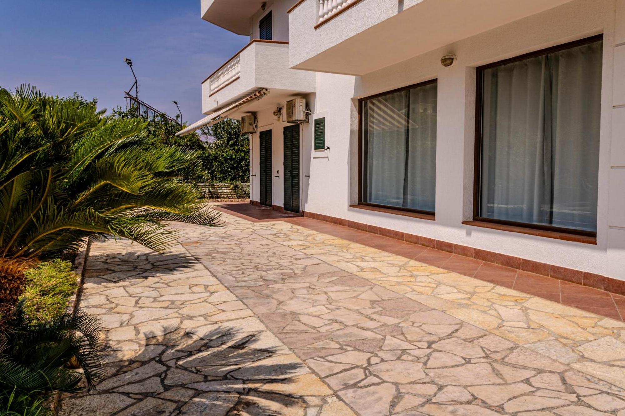 Villa La Quiete - Adults Only Cuke Exterior photo
